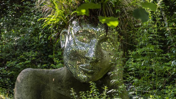 Eve sculpture of woman in Outdoor Gardens